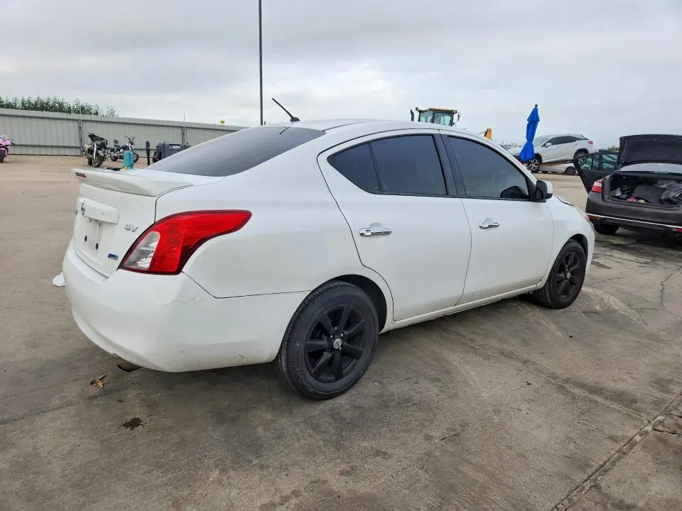 2014 NISSAN VERSA 1.6 SV  