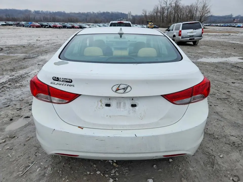 2013 HYUNDAI ELANTRA GLS  