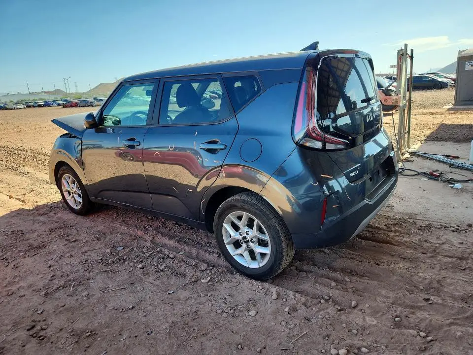 2023 KIA SOUL LX  