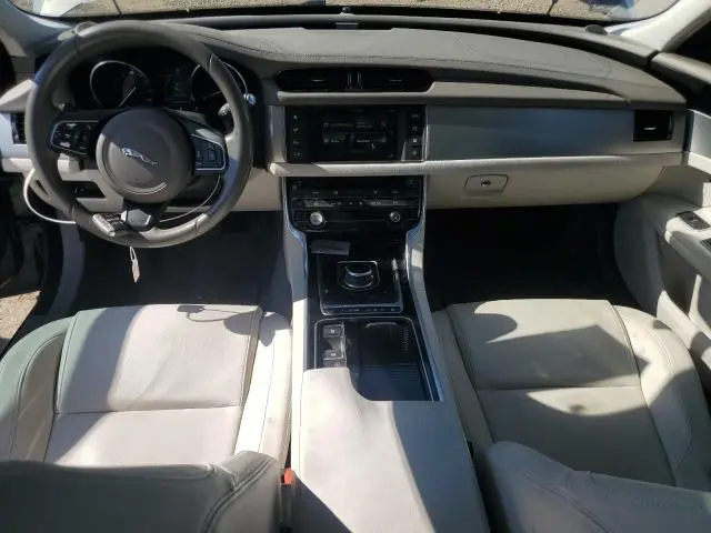 2017 JAGUAR XF PREMIUM  