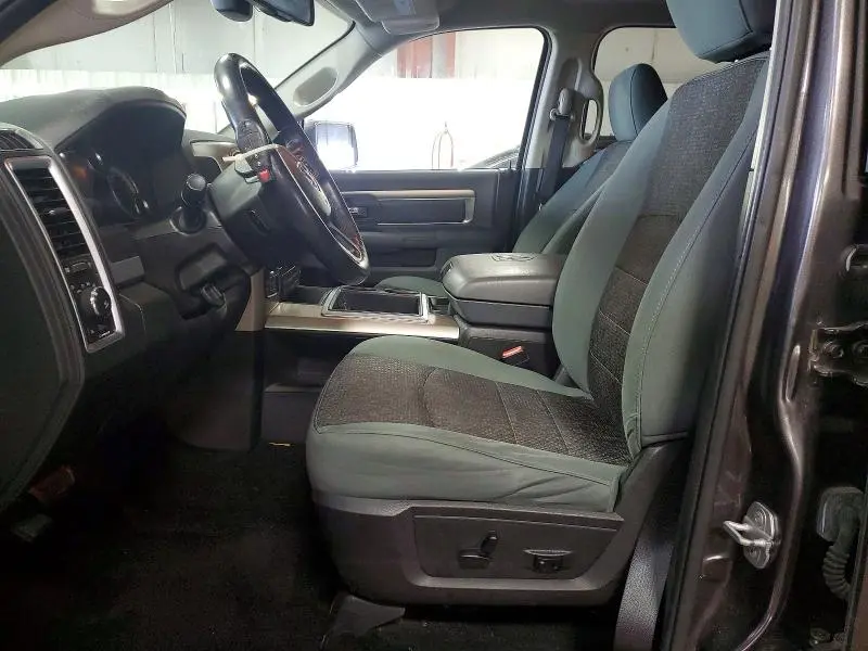 2015 RAM 1500 SLT  