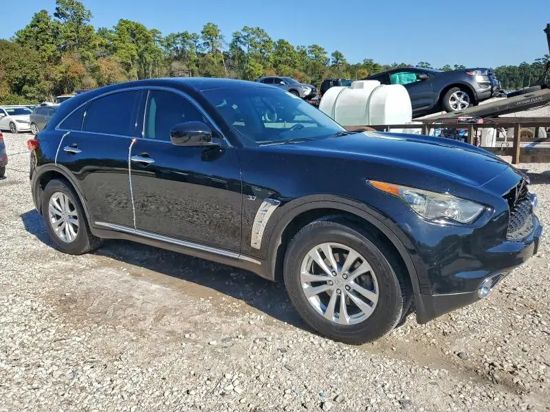 2017 INFINITI QX70   