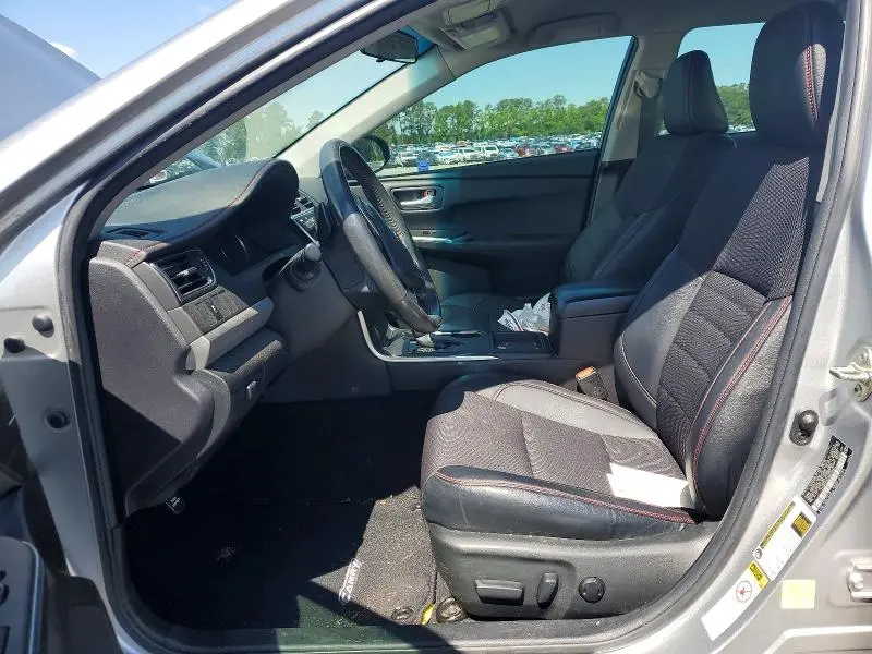 2017 TOYOTA CAMRY SE  