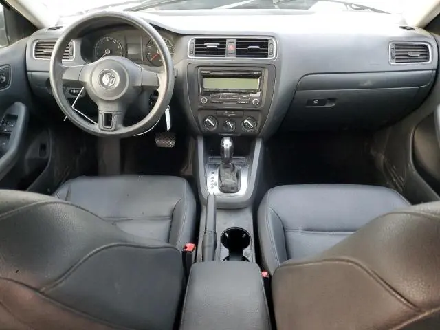 2011 VOLKSWAGEN JETTA SE  