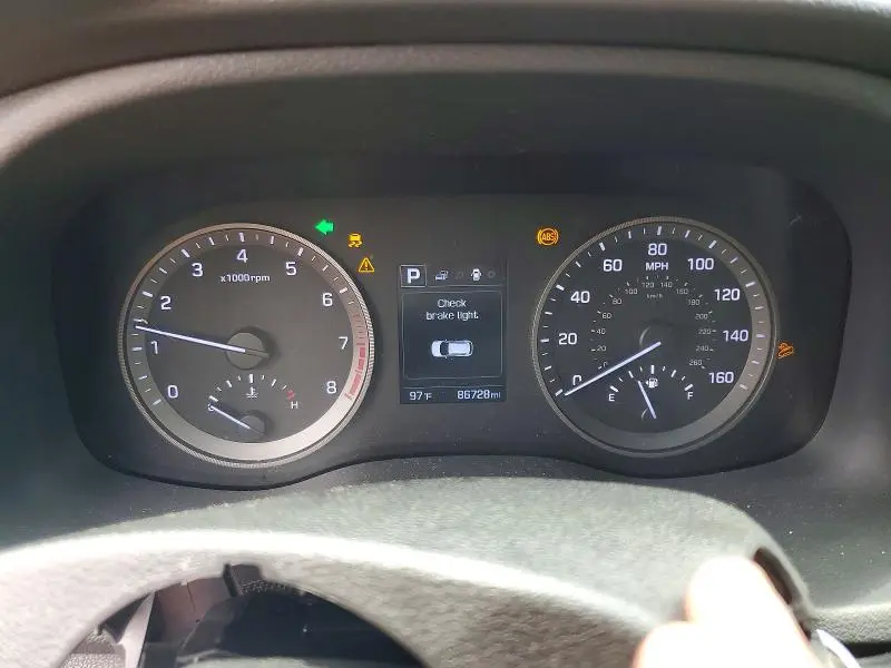 2017 HYUNDAI TUCSON SE  