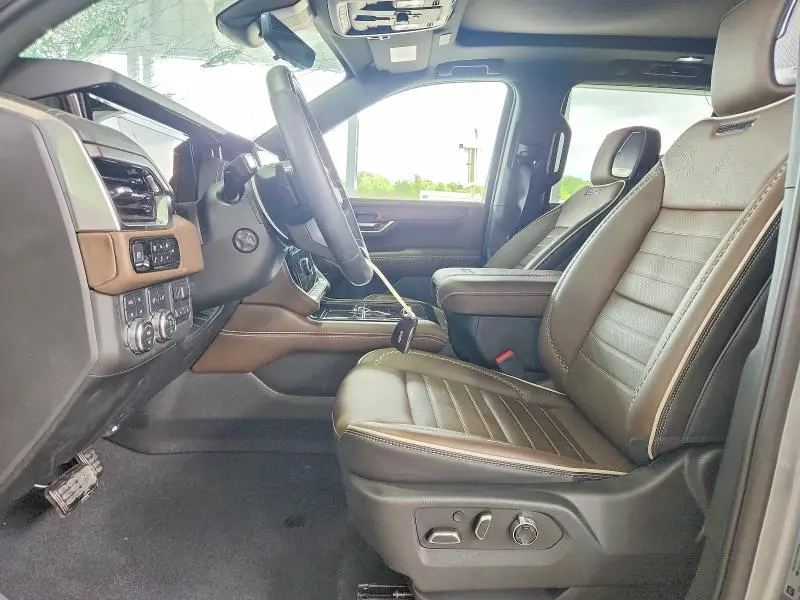 2025 GMC YUKON DENALI ULTIMATE  