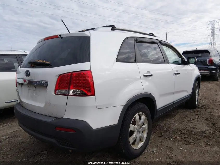 2013 KIA SORENTO LX