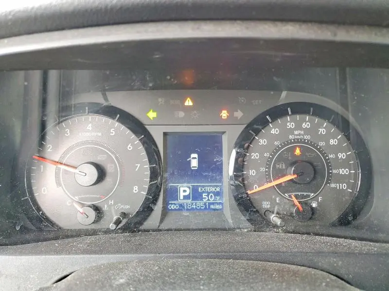 2015 TOYOTA SIENNA LE  