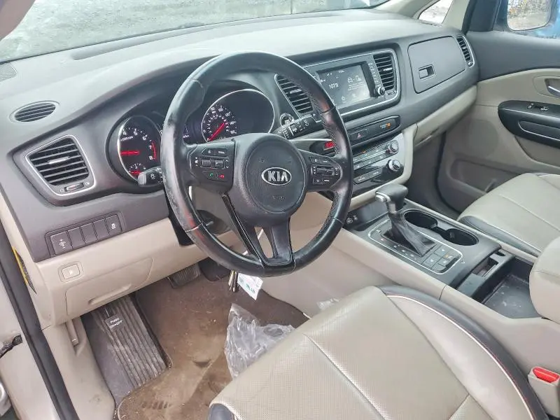 2017 KIA SEDONA LX  