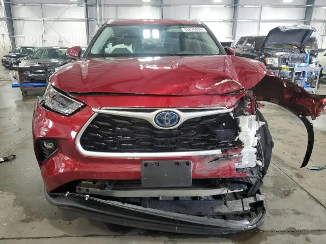 2022 TOYOTA HIGHLANDER HYBRID XLE  