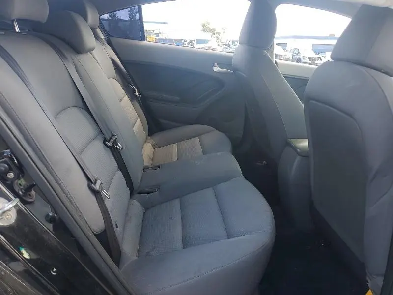 2017 KIA FORTE LX  