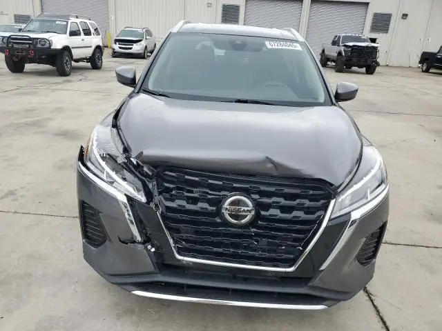 2021 NISSAN KICKS SV  