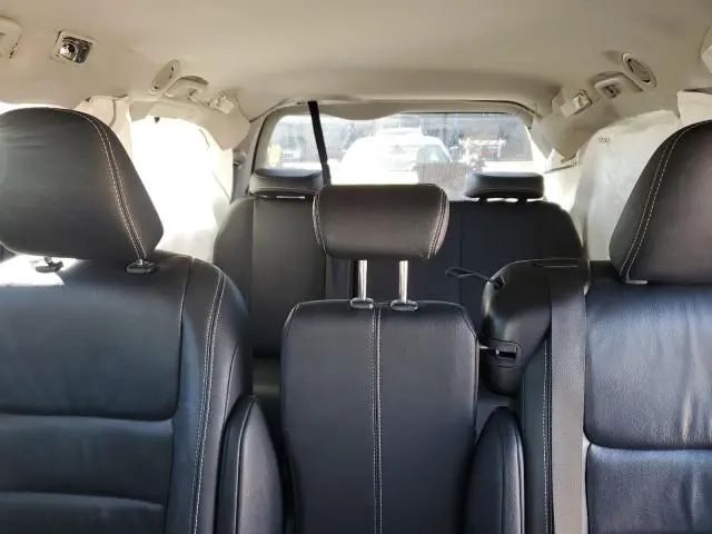 2017 TOYOTA SIENNA SE  