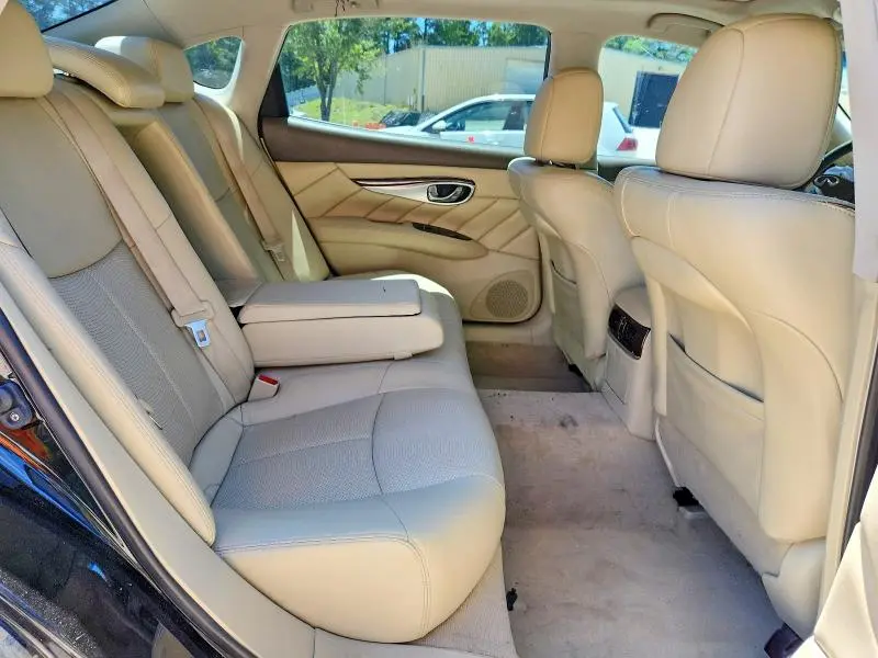 2017 INFINITI Q70L 3.7  