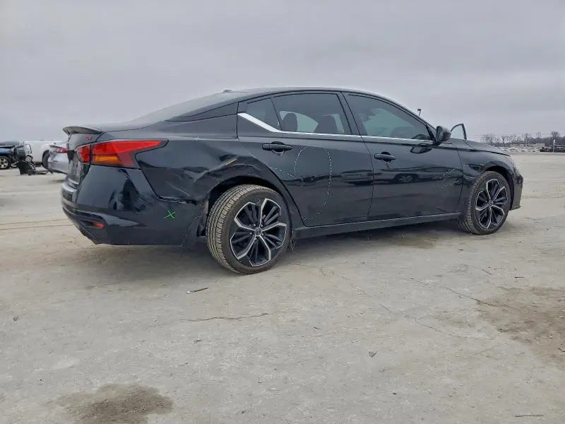 2023 NISSAN ALTIMA SR  