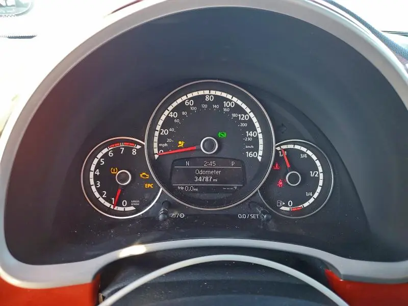 2016 VOLKSWAGEN BEETLE SE  