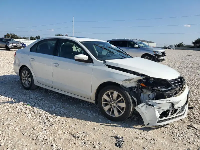 2015 VOLKSWAGEN JETTA SE  