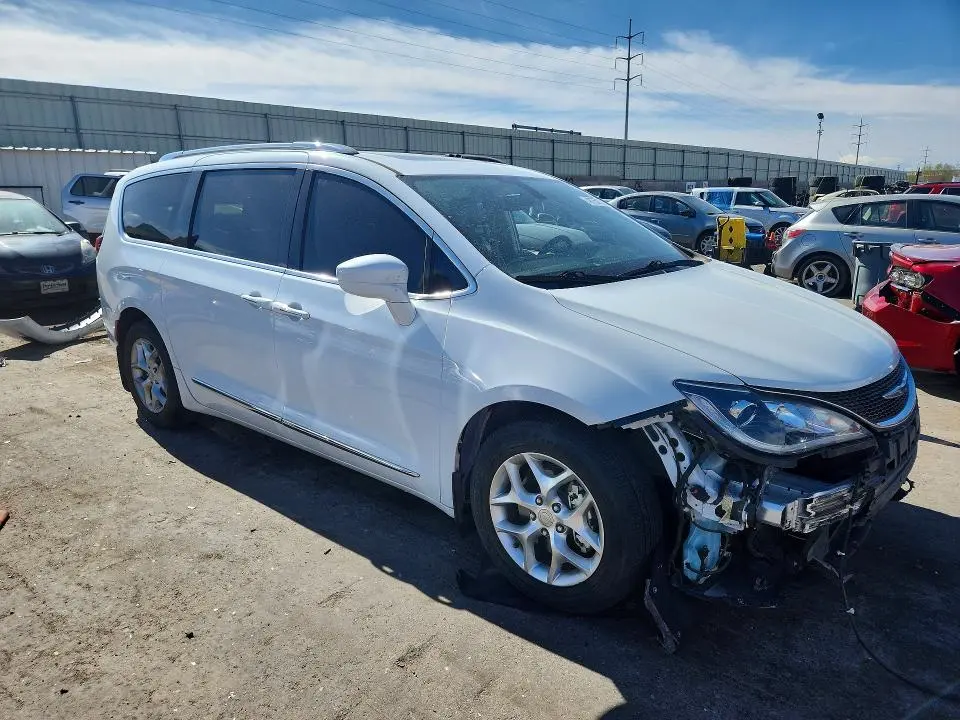 2018 CHRYSLER PACIFICA TOURING L PLUS  