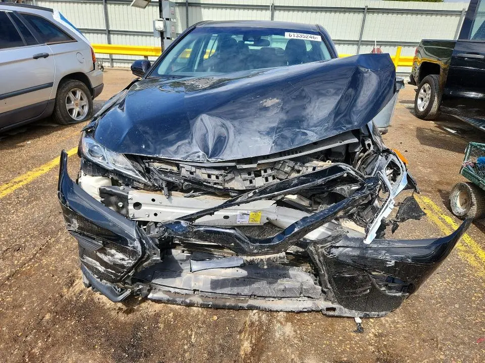 2019 TOYOTA CAMRY SE  