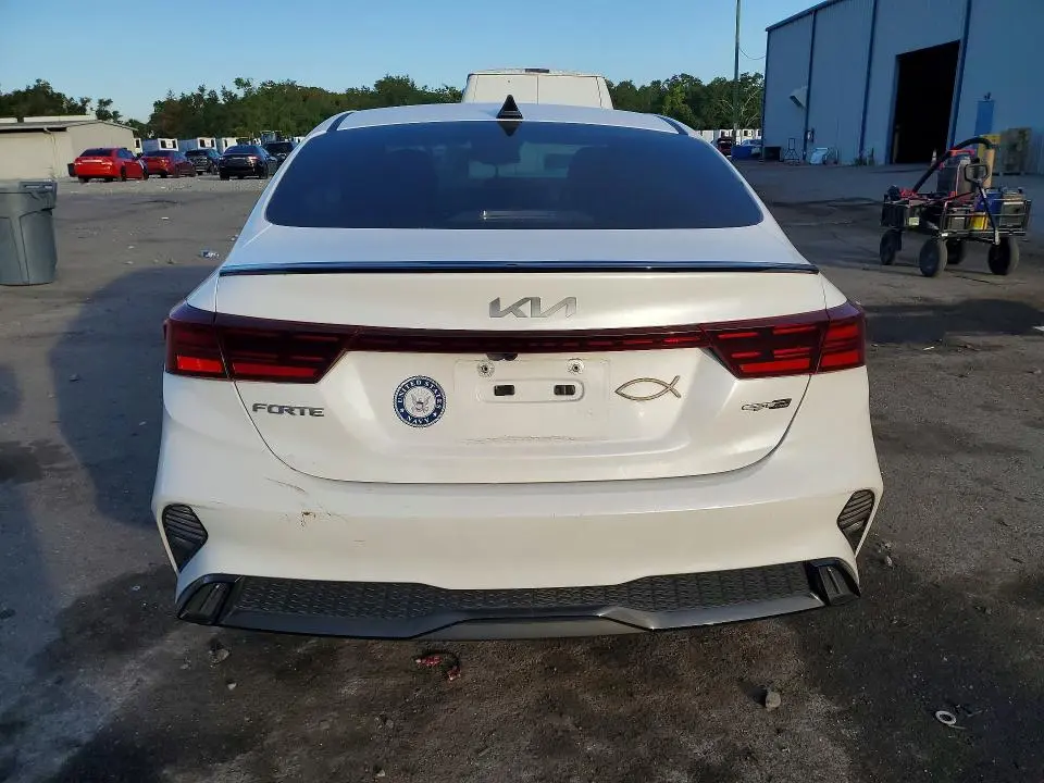 2023 KIA FORTE GT LINE  
