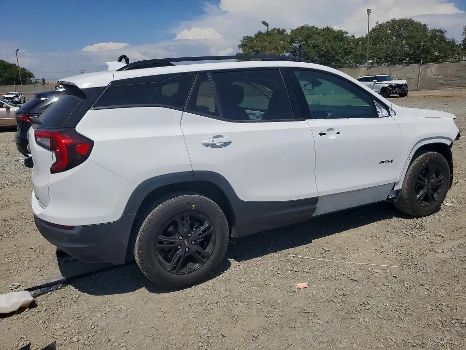 2022 GMC TERRAIN AT4  