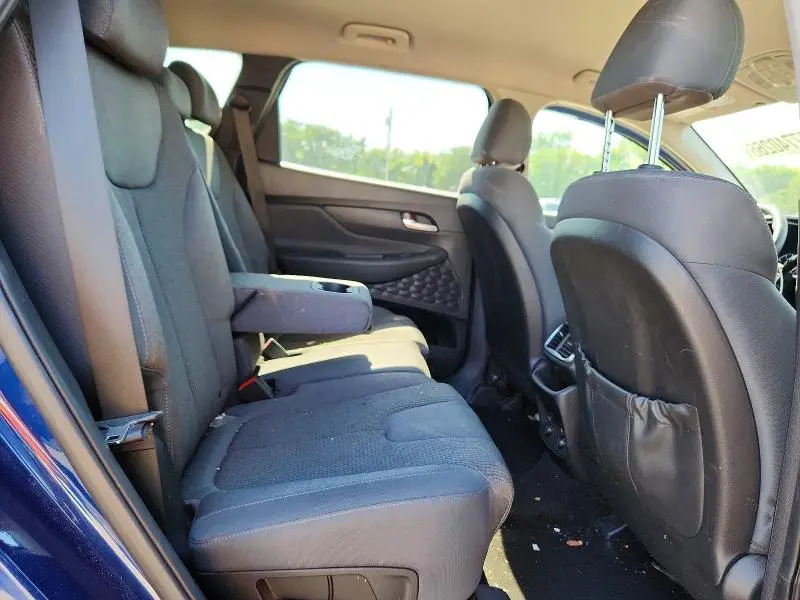 2019 HYUNDAI SANTA FE SE  