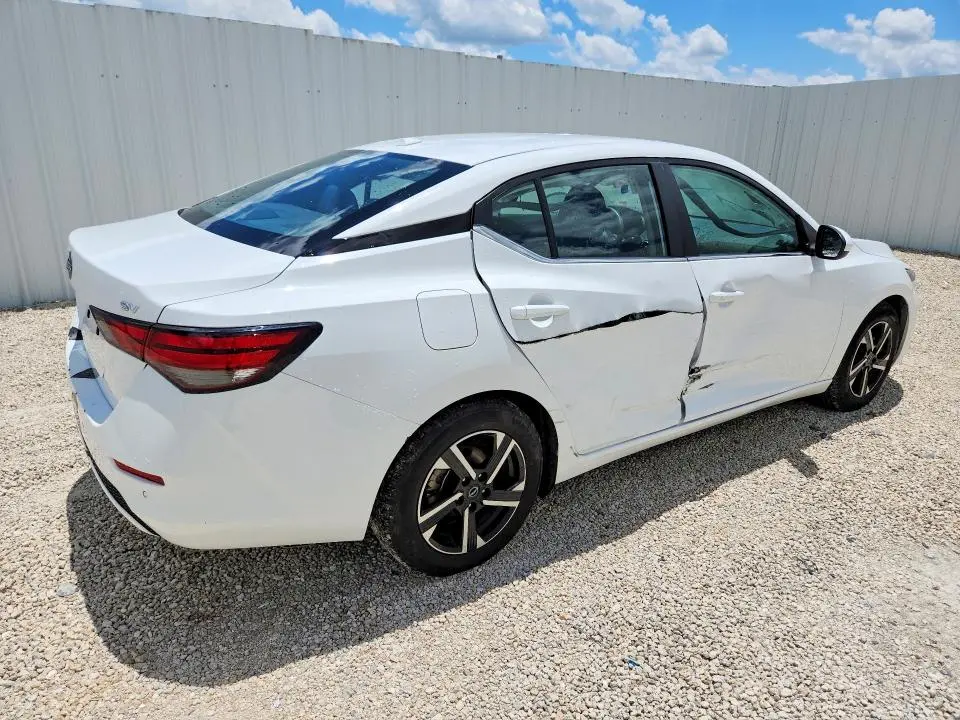 2024 NISSAN SENTRA SV  