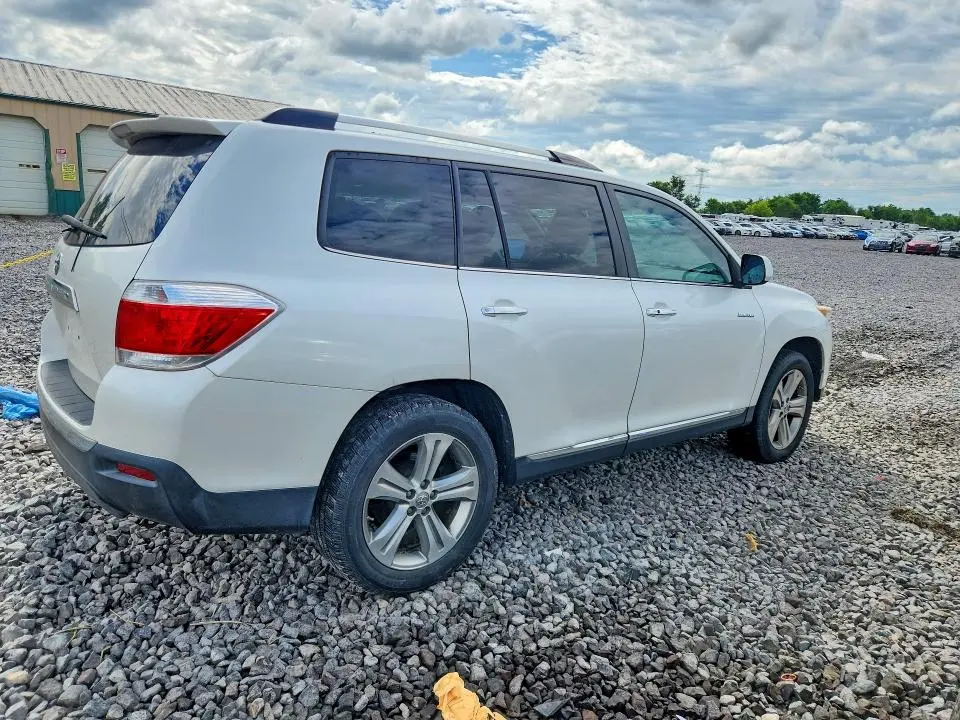 2011 TOYOTA HIGHLANDER LIMITED  