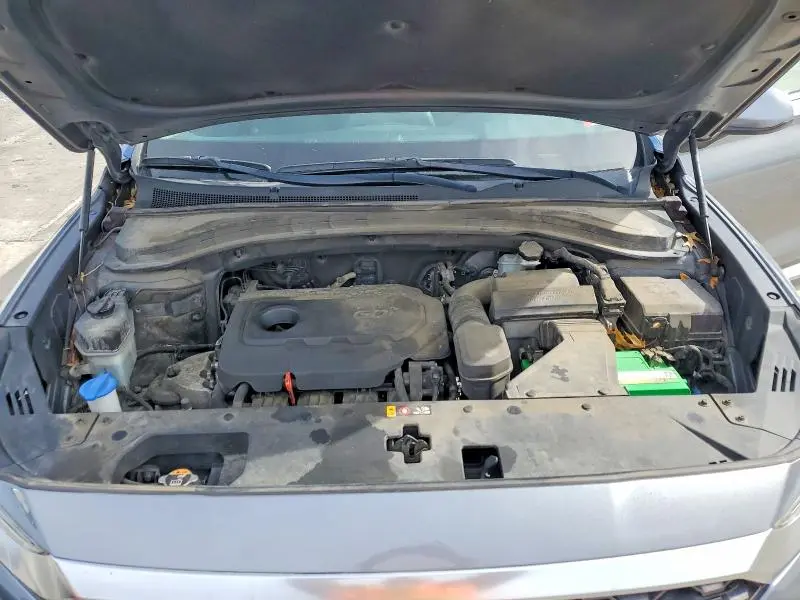 2020 HYUNDAI SANTA FE SE  