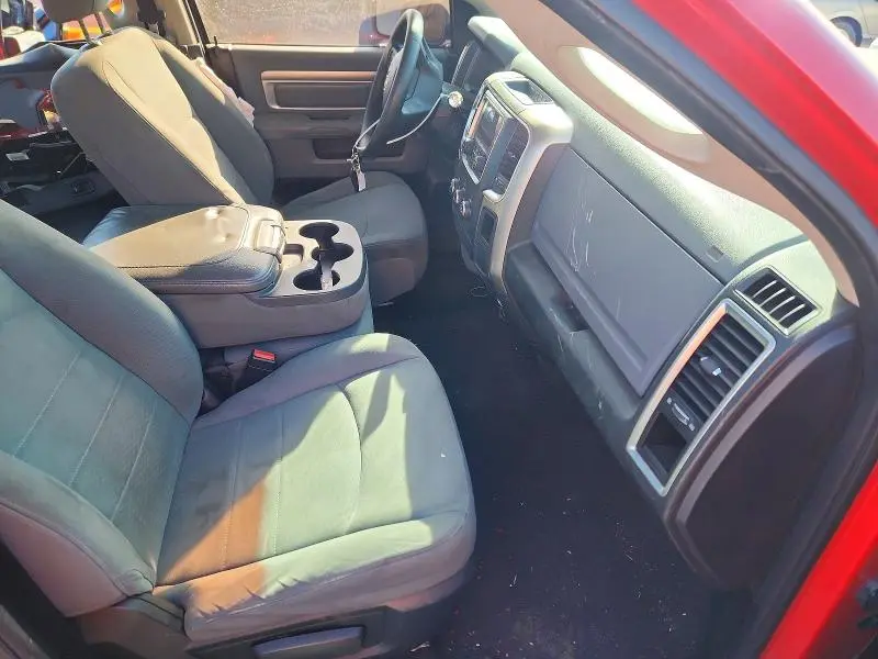 2013 RAM 1500 SLT  