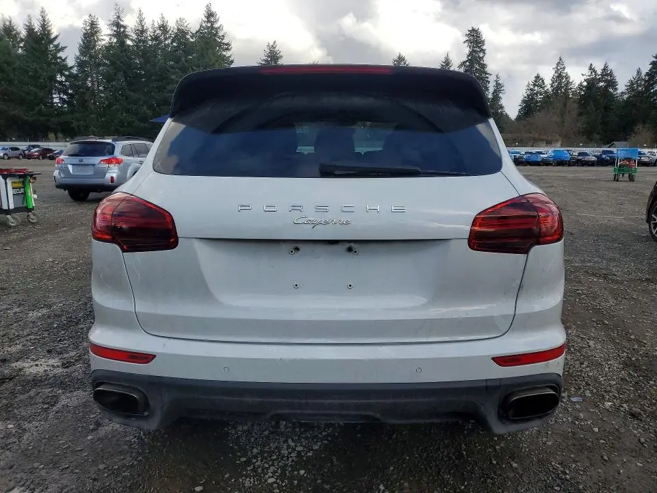 2016 PORSCHE CAYENNE   