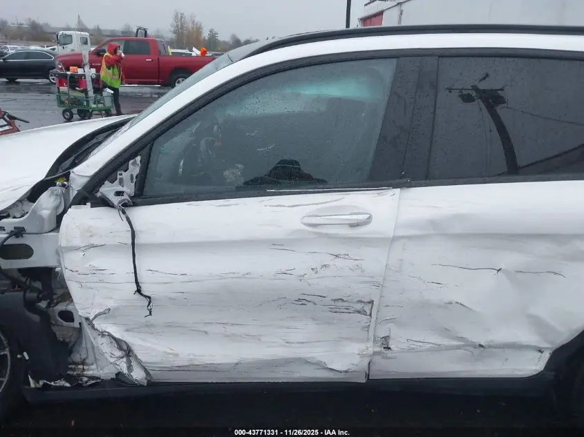 2016 MERCEDES-BENZ GLC 300 4MATIC