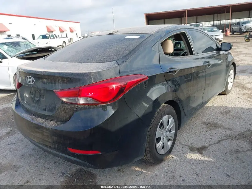 2016 HYUNDAI ELANTRA SE