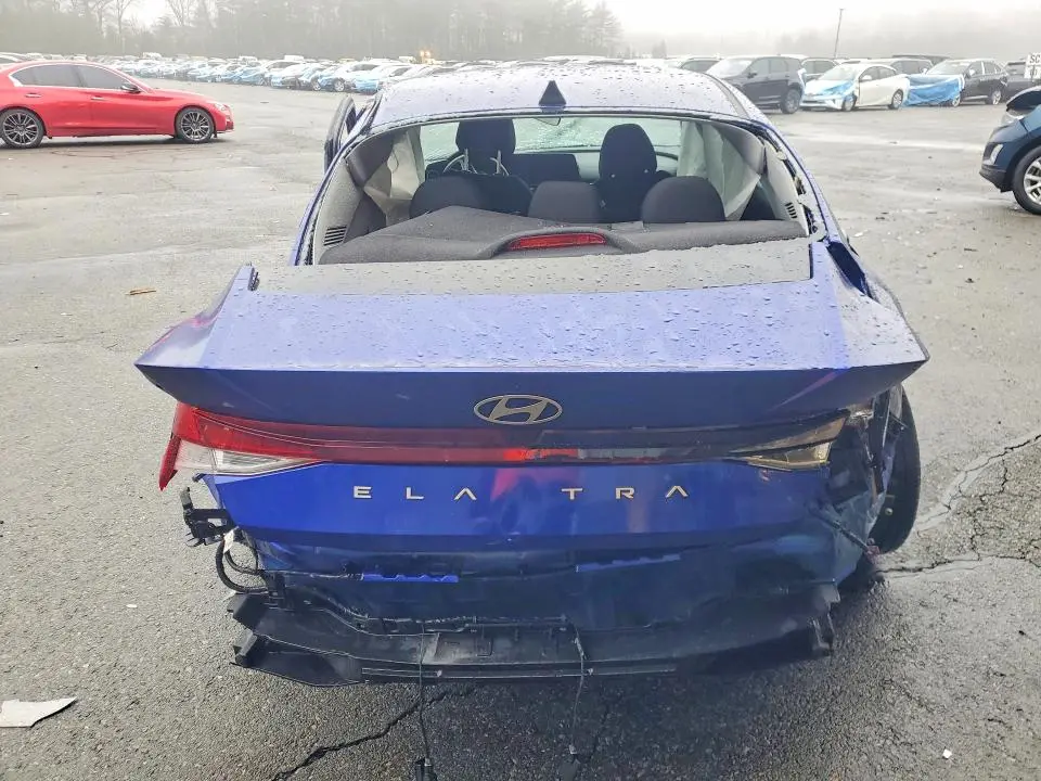 2024 HYUNDAI ELANTRA SEL  