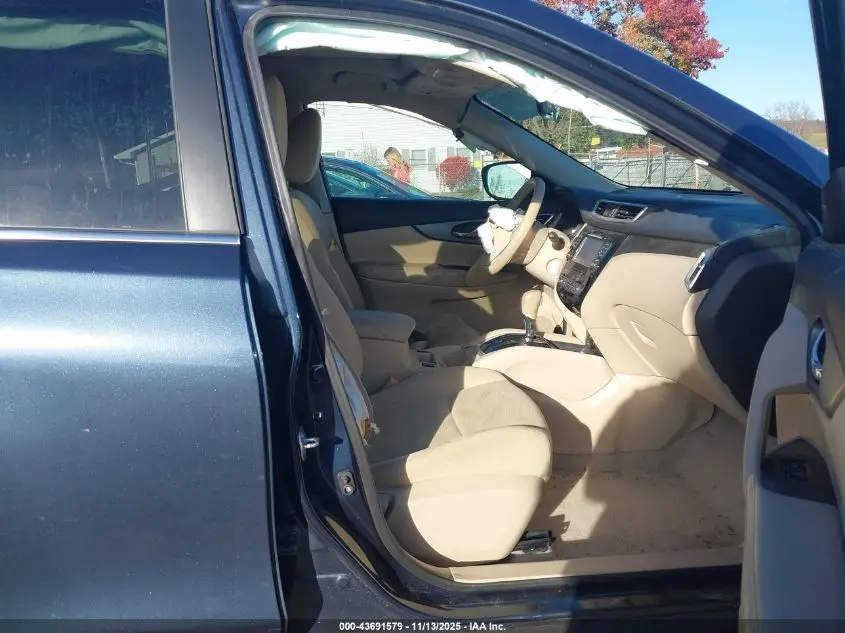 2015 NISSAN ROGUE SV