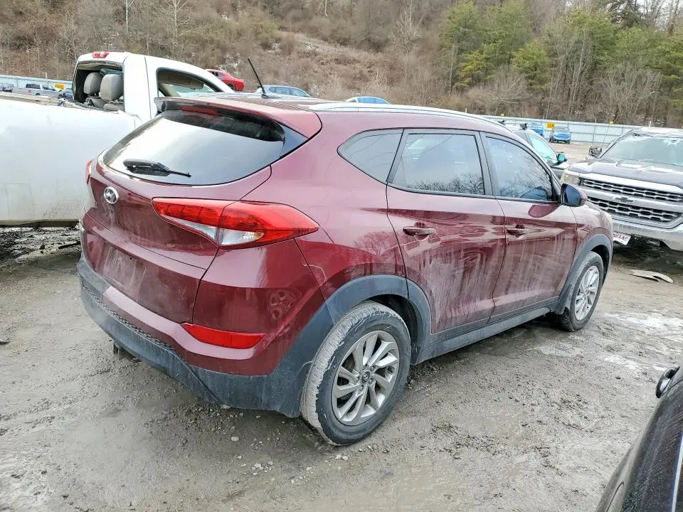 2016 HYUNDAI TUCSON SE  