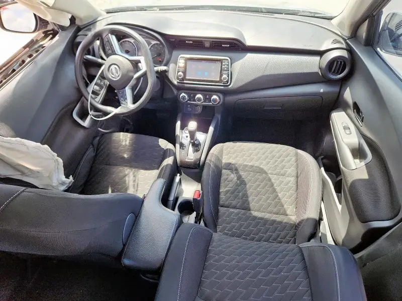 2022 NISSAN KICKS S  