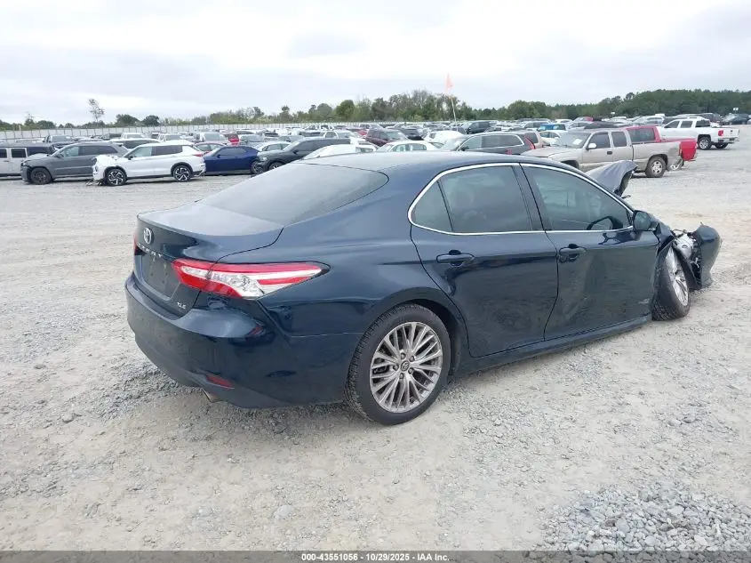 2018 TOYOTA CAMRY XLE