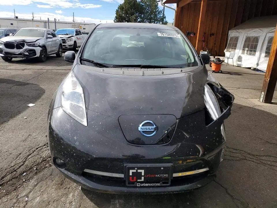 2015 NISSAN LEAF SV  