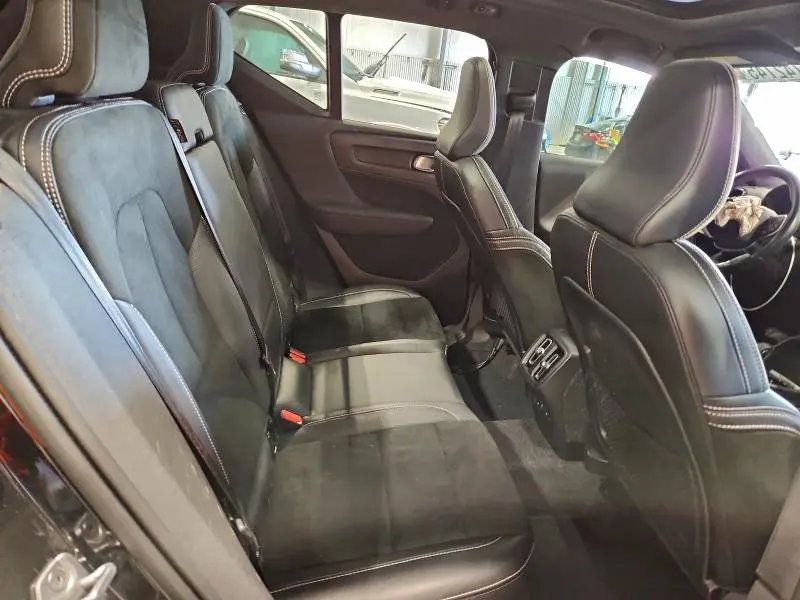 2021 VOLVO XC40 T5 R-DESIGN  