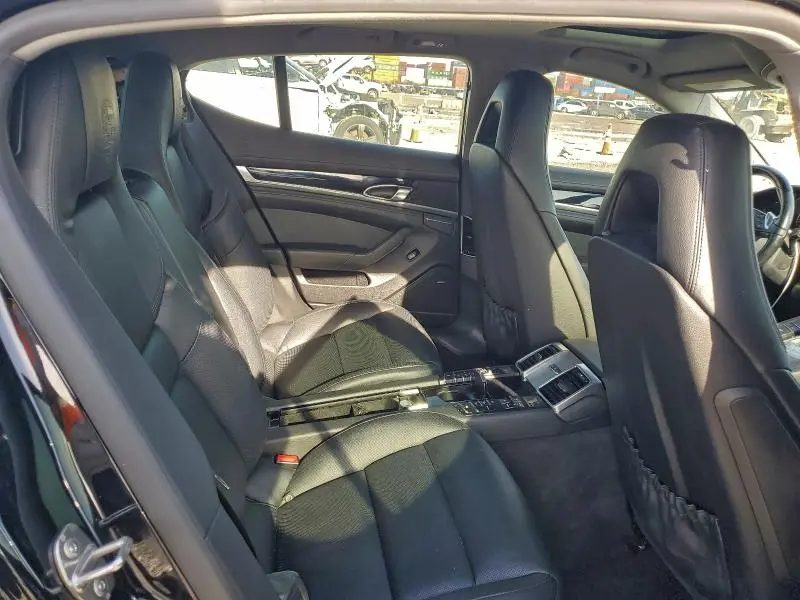 2016 PORSCHE PANAMERA 2  