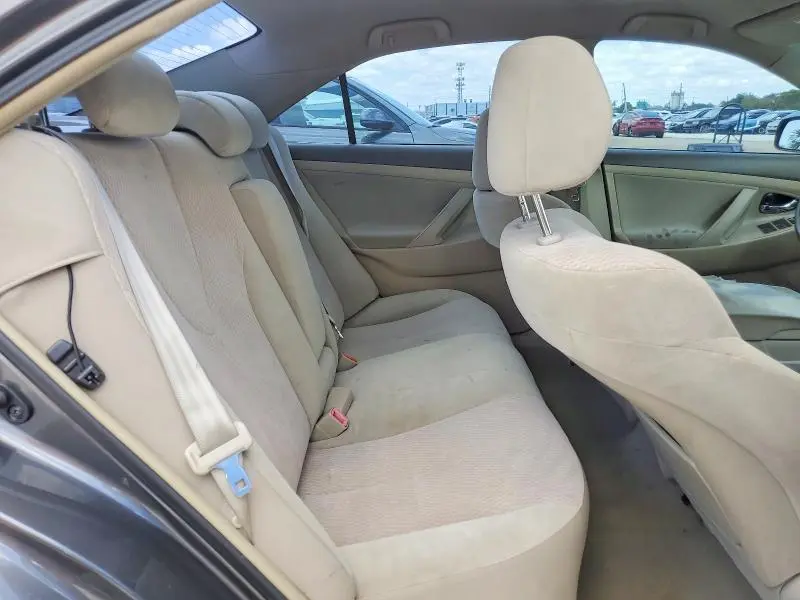 2010 TOYOTA CAMRY LE  