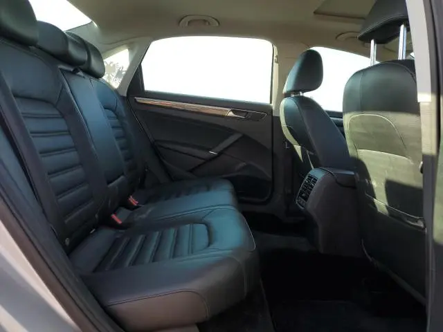 2016 VOLKSWAGEN PASSAT SEL PREMIUM  