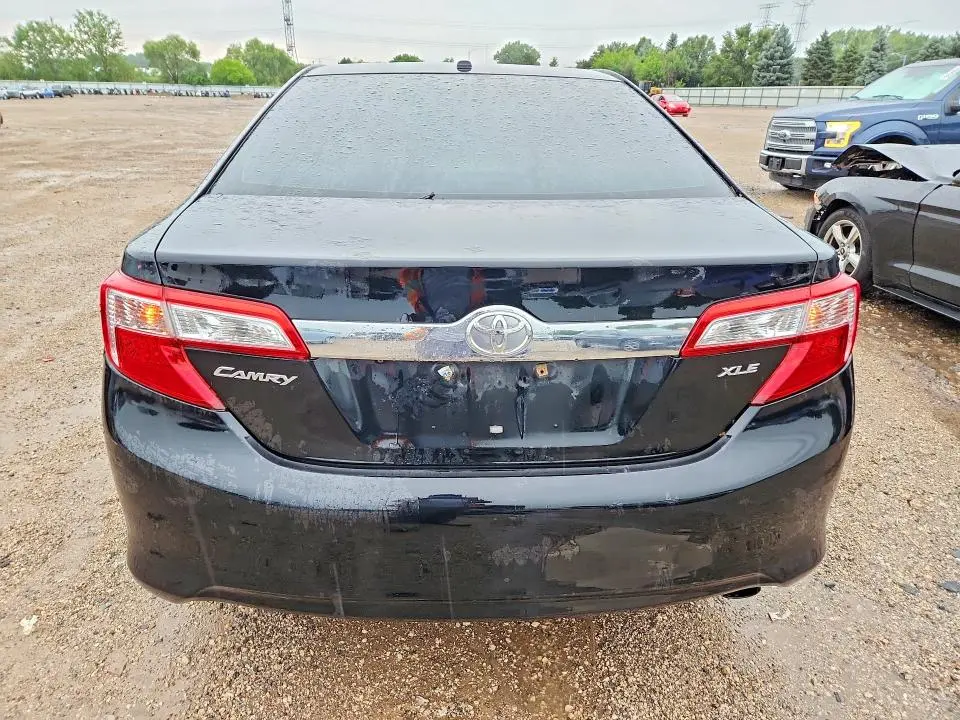 2013 TOYOTA CAMRY XLE  
