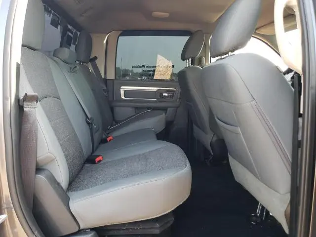 2016 RAM 1500 SLT  