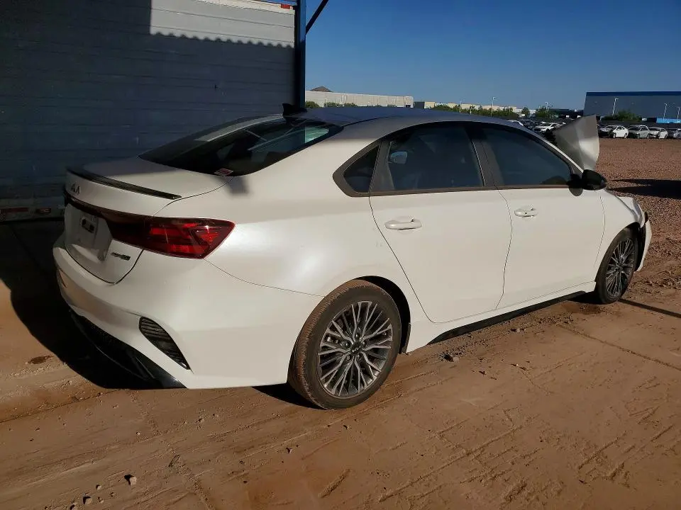 2024 KIA FORTE GT LINE  