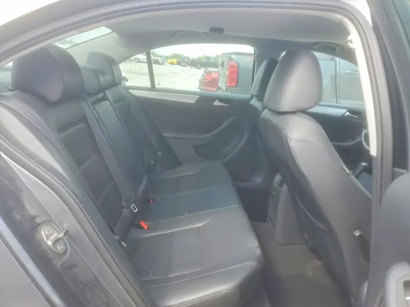 2014 VOLKSWAGEN JETTA SE  