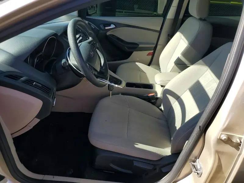 2017 FORD FOCUS SE  