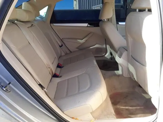 2012 VOLKSWAGEN PASSAT SE