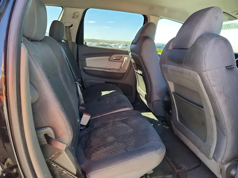 2010 CHEVROLET TRAVERSE LT  